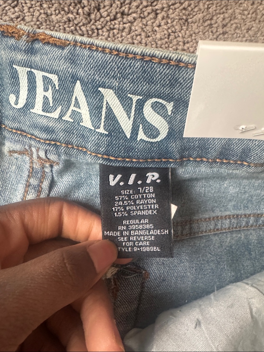 VIP Jeans Distressed Denim Cutoff Shorts Frayed Hem Mid Rise SIZE 7/28 NWT - Picture 3 of 6